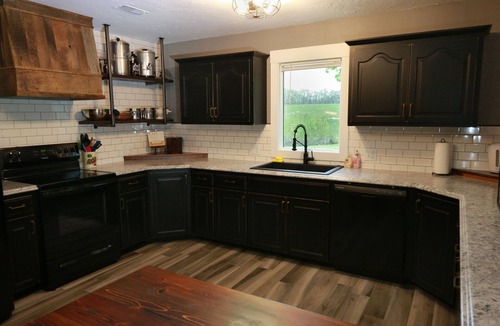 Elk Creek House | Cabool Lake View Country Getaway