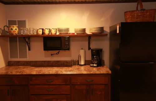 Elk Creek House | Cabool Lake View Country Getaway