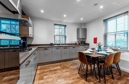 Colchester House | Caboose Stays - Cavalry Road