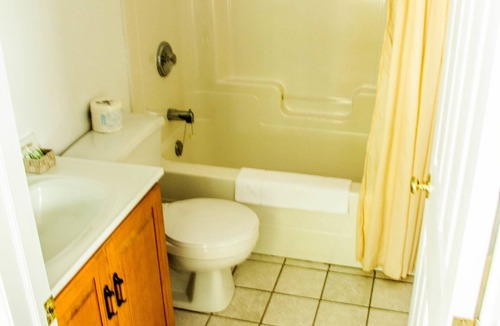 Baddeck Hotel | Cabot Trail Motel