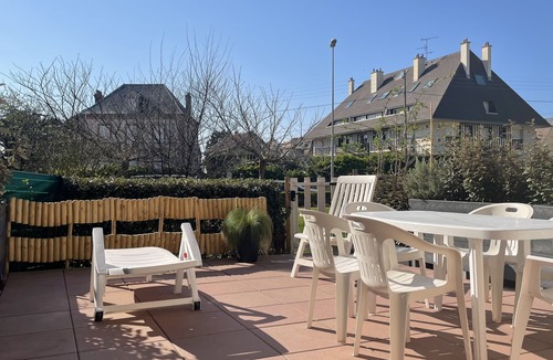 Cabourg Apartment | Cabourg - Comfortable apartment 1/6pers WIFI in RDJ with terrace 100m beach