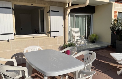 Cabourg Apartment | Cabourg - Comfortable apartment 1/6pers WIFI in RDJ with terrace 100m beach
