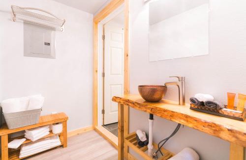 Susitna North Hotel | Cache Cabins