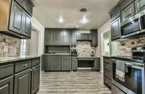 North by Northwest House | Cactus Casita *Pets Welcome* Close & Easy access to Campus, Hospitals, and more!