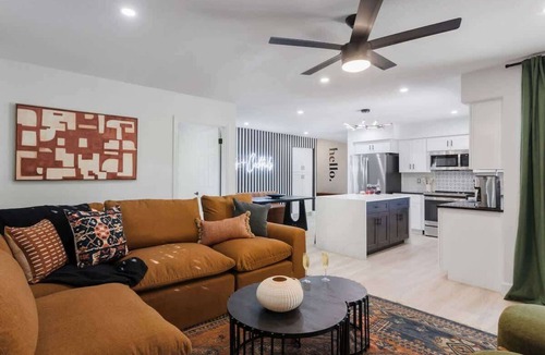 Buenavante House | Cactus+Cocktails-Private Pool-Mins to WMPO!