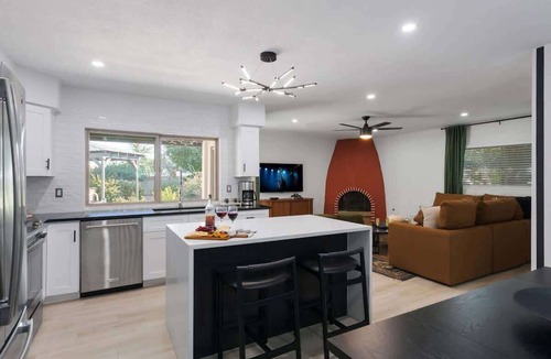 Buenavante House | Cactus+Cocktails-Private Pool-Mins to WMPO!