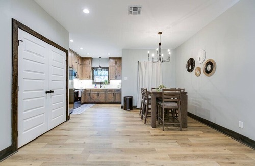 San Angelo House | Cactus Hotel W/2BR & 2.5BA