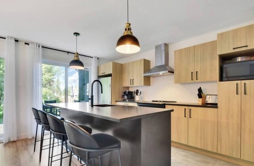 Pont-Rouge Ski Chalet | Cactus Noir - Confort et Familial - Spa & Piscine