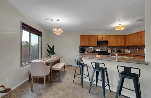 Green Valley House | Cactus Retreat Pool Fire Pit Pet Friendly