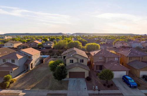 Green Valley House | Cactus Retreat Pool Fire Pit Pet Friendly