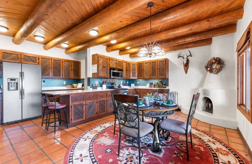 Marfa House | Cactus Rose - Enjoy wildlife and mountain views close to downtown Alpine