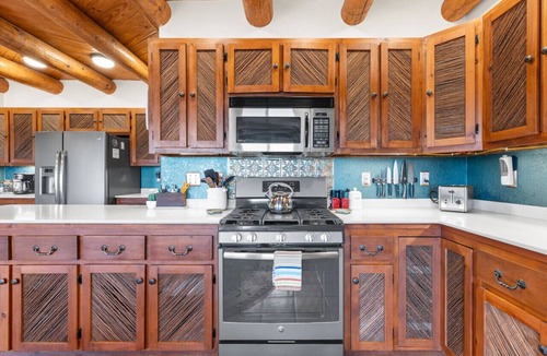 Marfa House | Cactus Rose - Enjoy wildlife and mountain views close to downtown Alpine