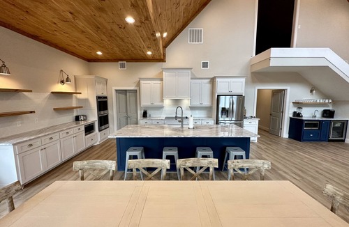 Glenwood Cabin | Caddo Cabana- Waterfront on the Caddo River. Sleeps 16 in beds.