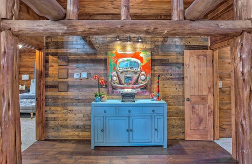 Durant Cabin | Caddo Log Cabin Retreat w/ Updated Interior!