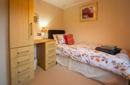 Wisbech House | Caddy Lodge