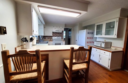 Stockton House | Caddyshack - Located on Stockton Golf Course