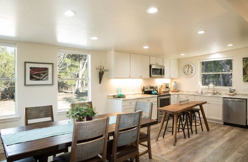 Ingram House | Cade Loop Hideaway-HotTub/Plunge Pool/Private Riverfront nn