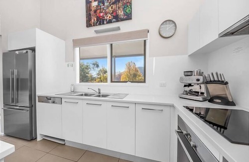 Bright Apartment | Cadence at Bright - Bike friendly accommodation