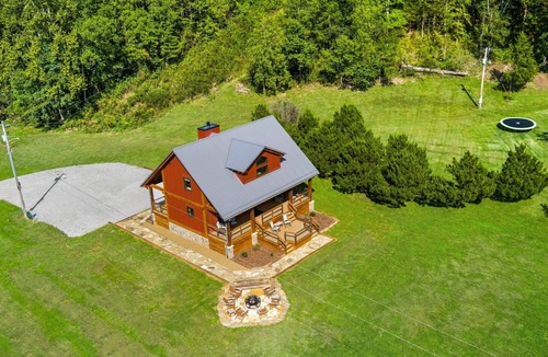 Combs Cabin | Cade’s Cabin in the beautiful Ozark Mountains- sleeps 8