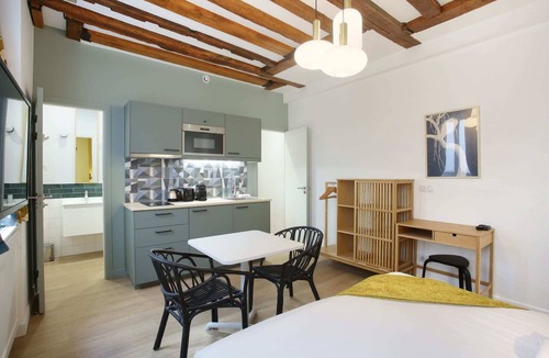 Quartier du Faubourg-Montmartre Apartment | Cadet 102 - Studio Apartment, Sleeps 2