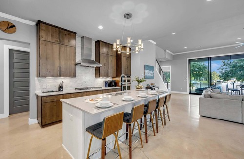 Kingsland House | Cadillac on the Colorado | Concierge Services