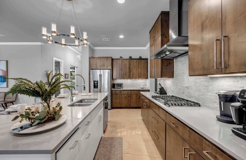 Kingsland House | Cadillac on the Colorado | Concierge Services