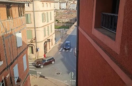 Albi Apartment | Cadre exceptionnel niché sous les toits dans le quartier historique