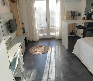 La Valsiere Apartment | CADUCÉE Studio climatisé balcon ensoleillé parking proche Montpellier