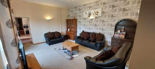 Dinas House | Cae Berllan Holiday Cottages