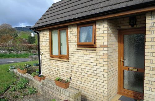 Llangynidr House | Cae y Rhedyn Annexe