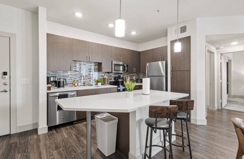 Vickery Meadow Apartment | Café Amor I Suite w/ Resort Amenities by Midtown