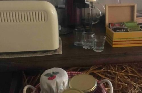 Sainte-Suzanne-and-Chammes Bed & Breakfast | Café des Tours / Café Couette