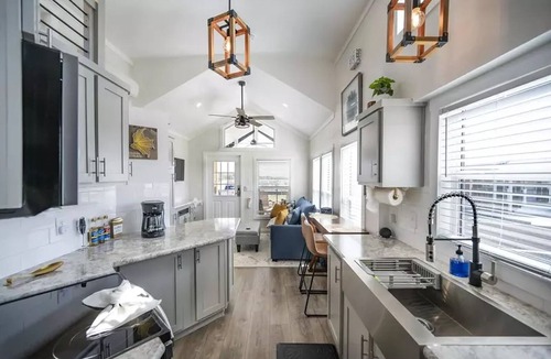 Fredericksburg House | Cafe & Cabernet: A High-End Resort Luxury Retreat