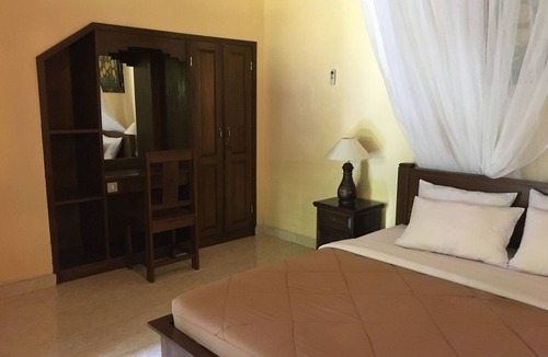 Senggigi House | Cafe Wayan Cottages