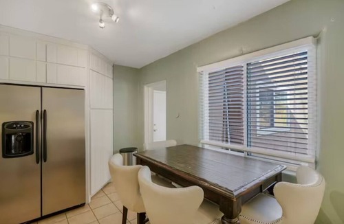 Uptown House | Cagua Uptown home, close to everything!