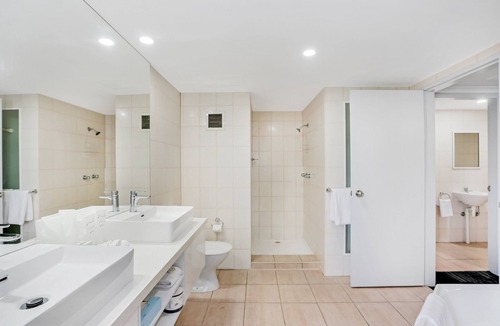 Cairns North Hotel | Cairns Sheridan Hotel