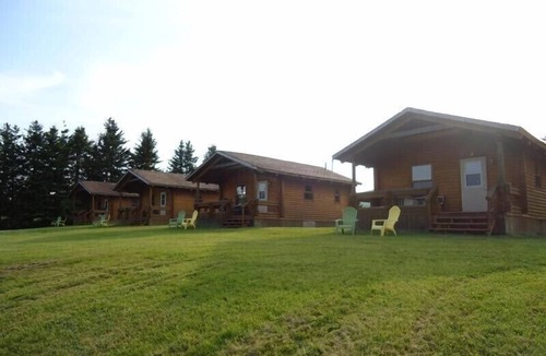 Margaree Forks Cottage | Cajun Cedar Log Cottages 2 Bdrm - Cape Breton Unit1