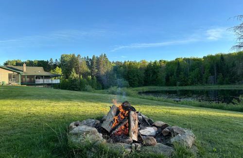 Minden Hills House | Cajun Cabin Private Nature Resort