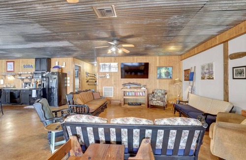 Negreet Cabin | Cajun Party Place .
