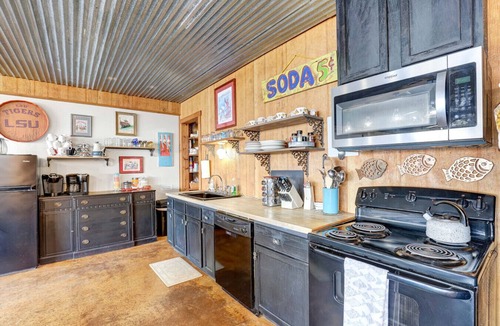 Negreet Cabin | Cajun Party Place .