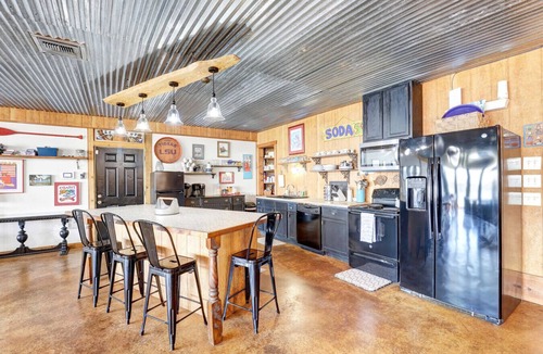 Negreet Cabin | Cajun Party Place .