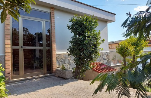 Solsona House | Cal Alfonsy House with two terraces (pet friendly)