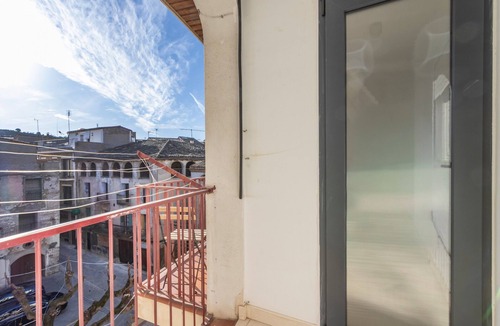 Camarasa Apartment | Cal Benet de Camarassa 3 – Piso céntrico con 3 habitaciones y ascensor