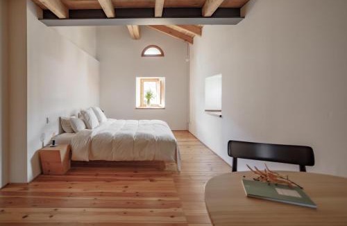 Montella House | Cal Calsot Casa Rural "Adults Only"