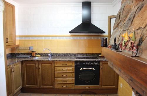 Artesa de Segre Cottage | Cal Camats Casa Rural 17 units