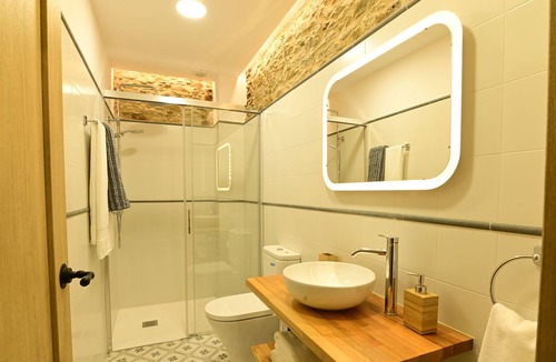 Castellcir Cottage | Cal Cisteller - Rustic family home from the 19th century.
