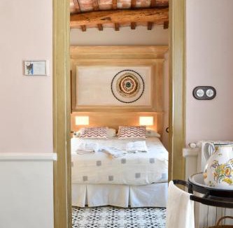 Sant Marti de Tous Bed & Breakfast | Cal Fuster De La Plaça