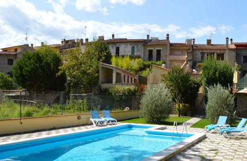 Sant Llorenc de la Muga House | Cal gall- casa rural en san llorenç de la muga.