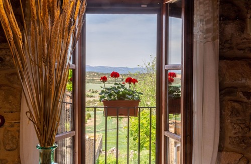 Agramunt Cottage | Cal París: cottage with pool and jacuzzi