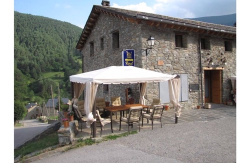 Fornells de la Muntanya Cottage | Cal Pastor. Triple Room with Mountain View